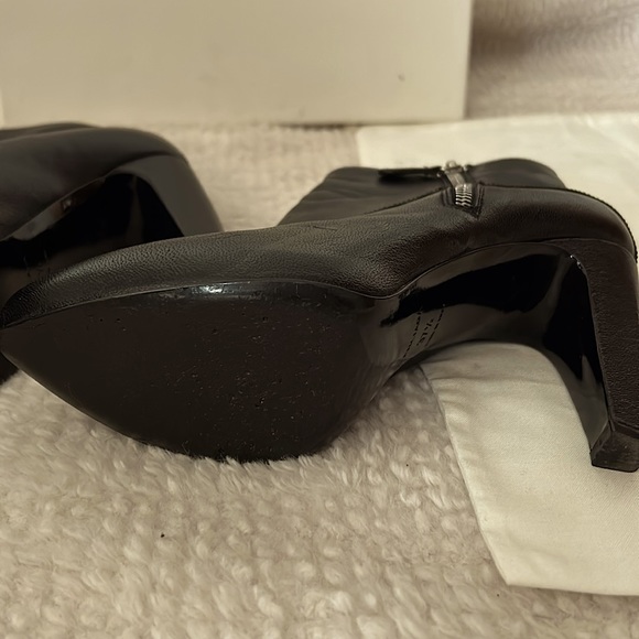 Balenciaga short black leather booties with silver zipper facing in. - Picture 3 of 6